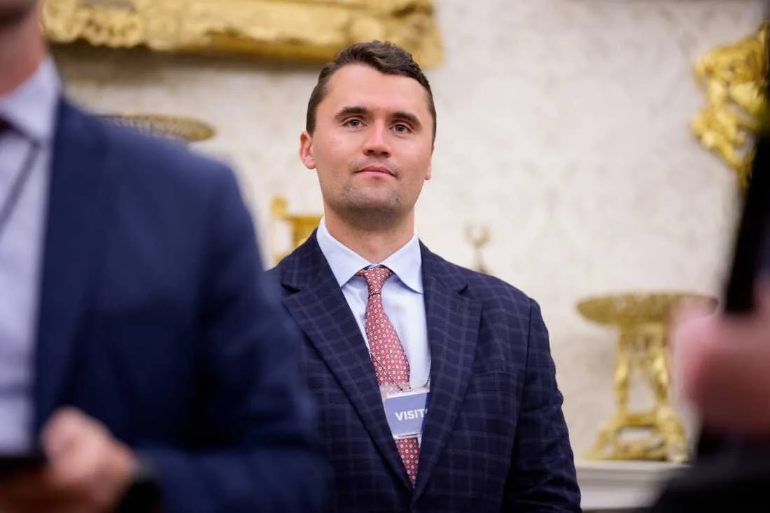 Activiste conservateur Charlie Kirk assassiné dans l'Utah ; le FBI enquête