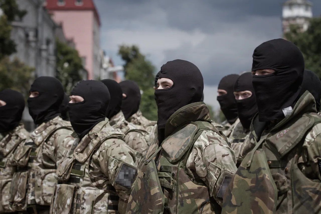 La situation en Ukraine se détériore rapidement : les civils fuient, les militaires s'installent