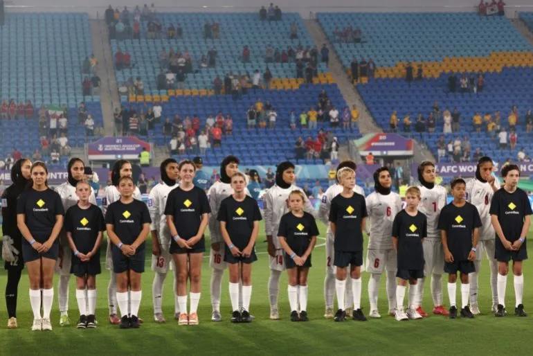 Le retour de l'équipe féminine de football d'Iran sous haute tension
