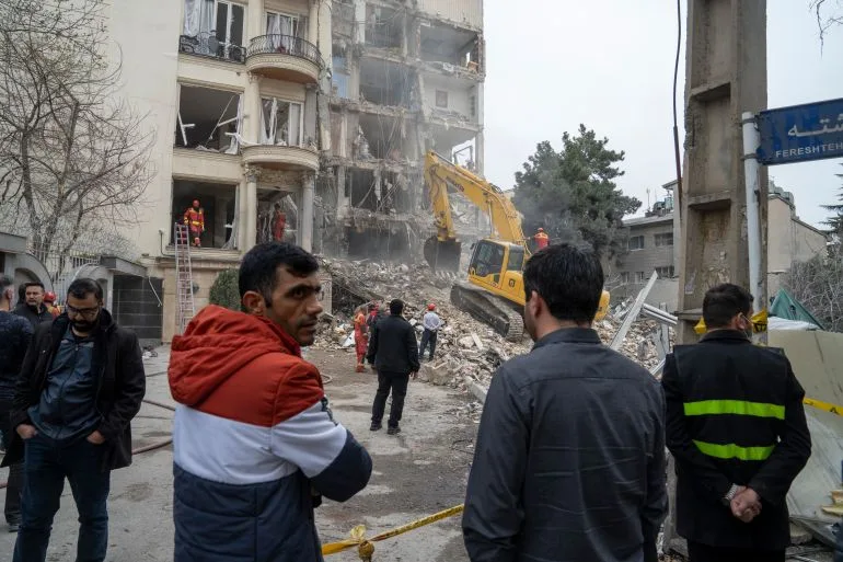 Іран: потужні вибухи і напади США та Ізраїлю продовжуються, незважаючи на заяви Трампа про мирні переговори