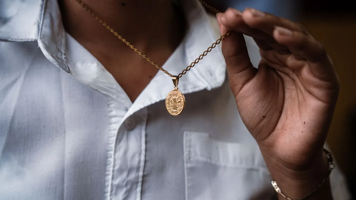 L'espoir au cœur : les chaînes brisées du Salvador