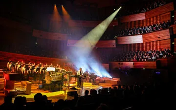 Paris City Hall Backs Stadium Deal with PSG