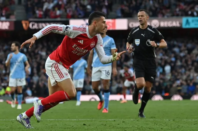 Volatile Title Race: Arsenal's Stumble, City's Chance