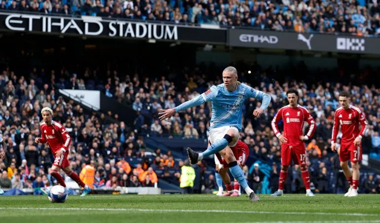 Volatile Title Race: Arsenal's Stumble, City's Chance