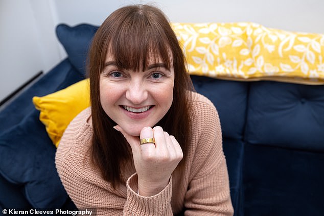 Lost Oura Ring: Woman Searches Apartment After Battery Dies