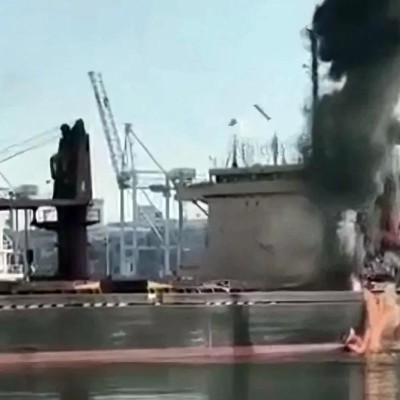 Росія атакувала українські кораблі постачання в портах Одеси за допомогою безпілотників вночі на липень.