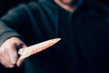 У Хмельницькому чоловік нарізав співробітника ТЦК: деталі інциденту