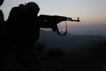 Houthis promettent de cibler les navires qui soutiennent les ports israéliens