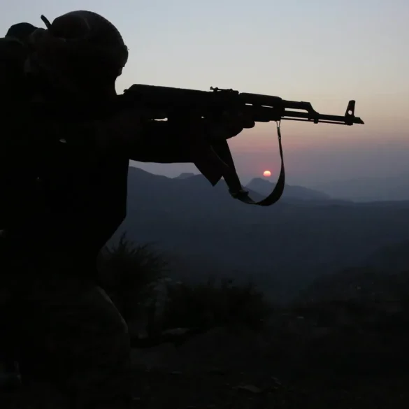 Houthis promettent de cibler les navires qui soutiennent les ports israéliens