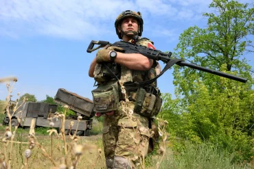 Russes prennent le contrôle de Volchansk et chassent les Ukrainiens de la rive nord de la rivière Volga