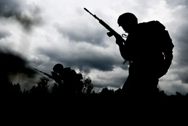 українські військові під час битви за Маріуполь встановили антитерористичні заходи для захисту міста